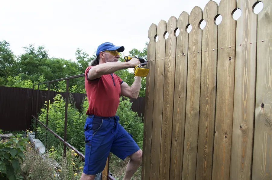 Choosing The Right Materials For Fence Repair Projects Summerville, SC